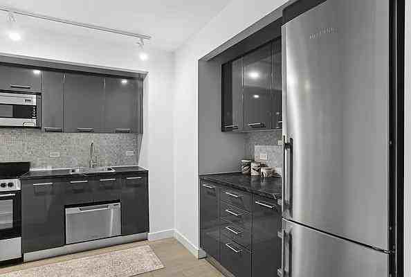 Exchange Pl #20X1223 - Photo 2 of 20