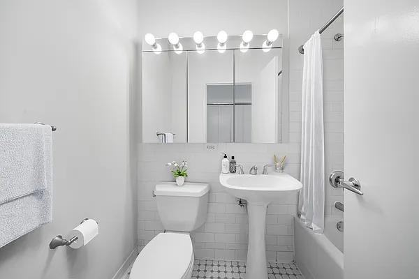 Washington St #25L - Photo 4 of 20