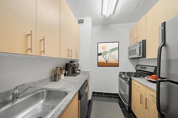 Washington St #12H - Photo 2 of 16