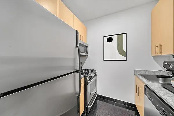 Washington St #6R - Photo 3 of 20