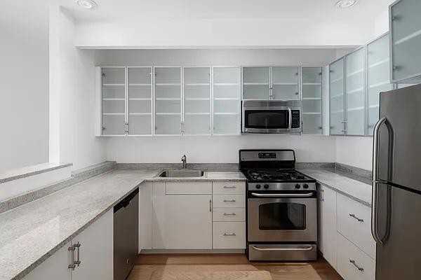 Wall St #16B - Photo 3 of 9