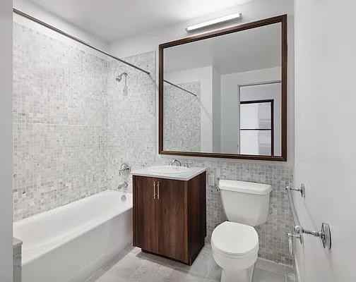 Wall St #14F - Photo 6 of 8