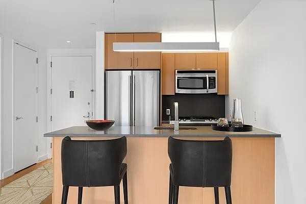 Spruce St #50N - Photo 2 of 19