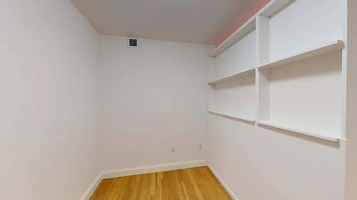 Hanover Sq #07F - Photo 2 of 20