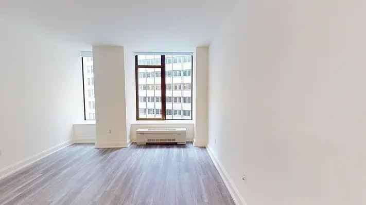 10 Hanover Sq #08R - Photo 2 of 20