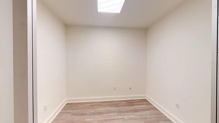 10 Hanover Sq #08R - Photo 3 of 20