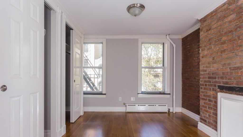 118 E 7th St #5W - Photo 3 of 6