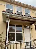 826 S Locust St - Photo 1 of 1