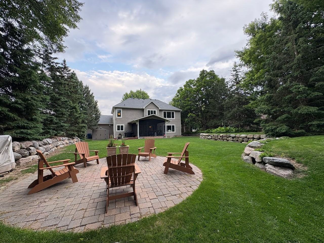 6560 Shadow Ln - Photo 4 of 50