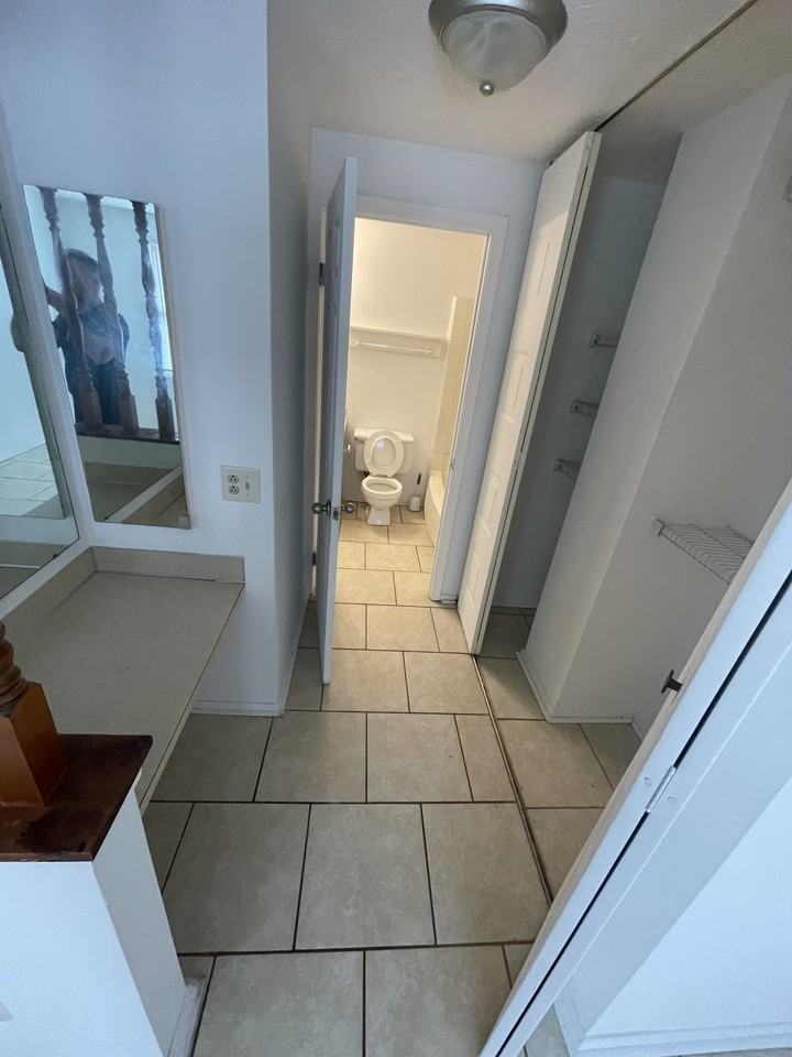 9432 Lexington Circle #D - Photo 4 of 9