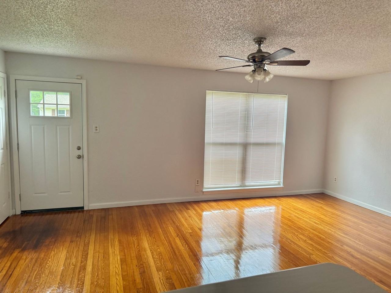 1205 June Ave - Photo 2 of 7