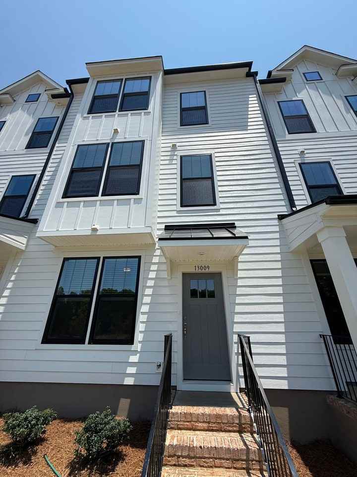 13009 Moon Rd - Photo 2 of 50