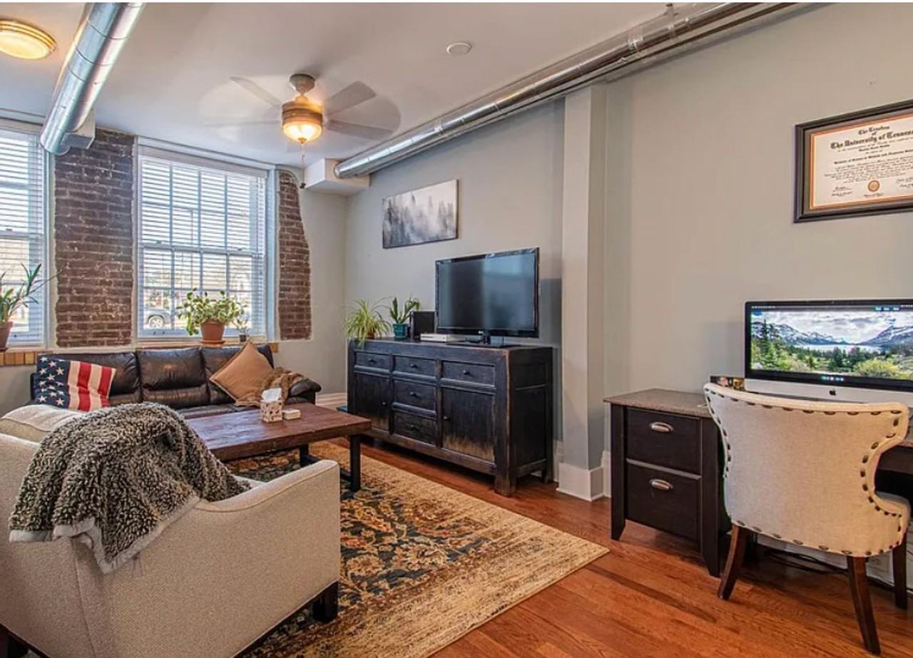 140 E Glenwood Ave #106 - Photo 3 of 11