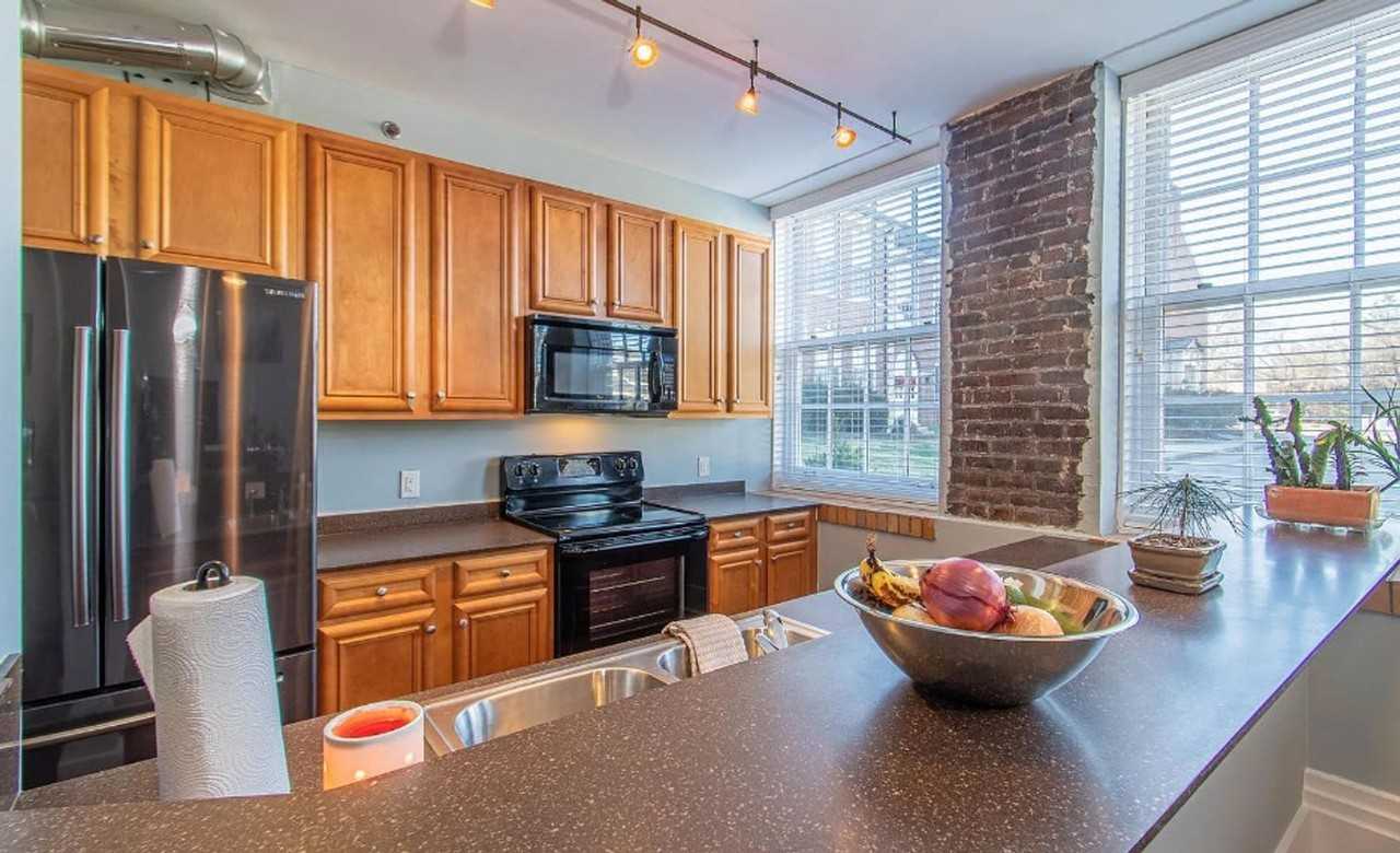 140 E Glenwood Ave #106 - Photo 5 of 11