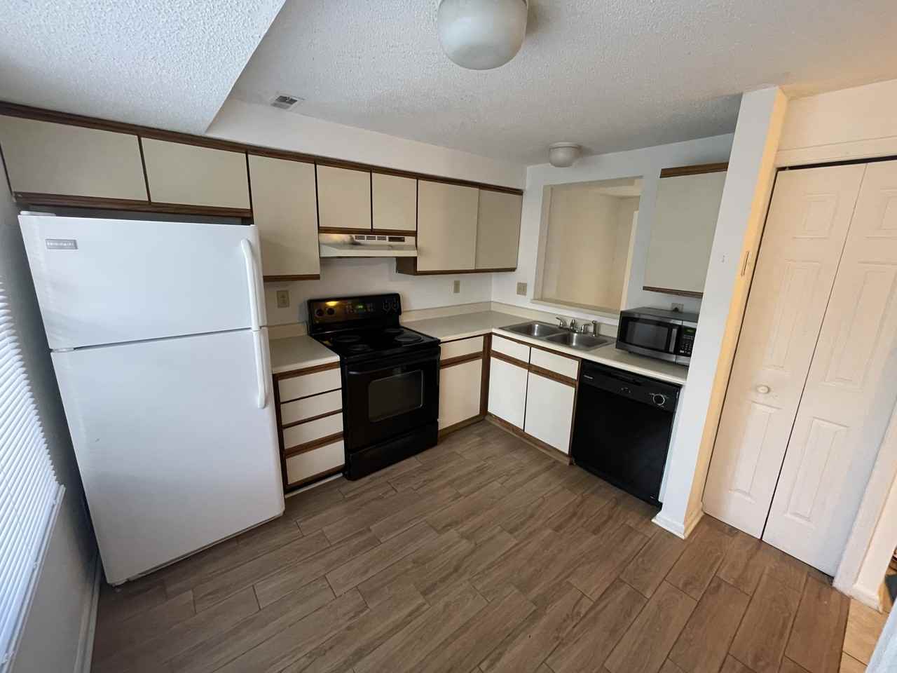 9600 Vinca Circle #A - Photo 3 of 12