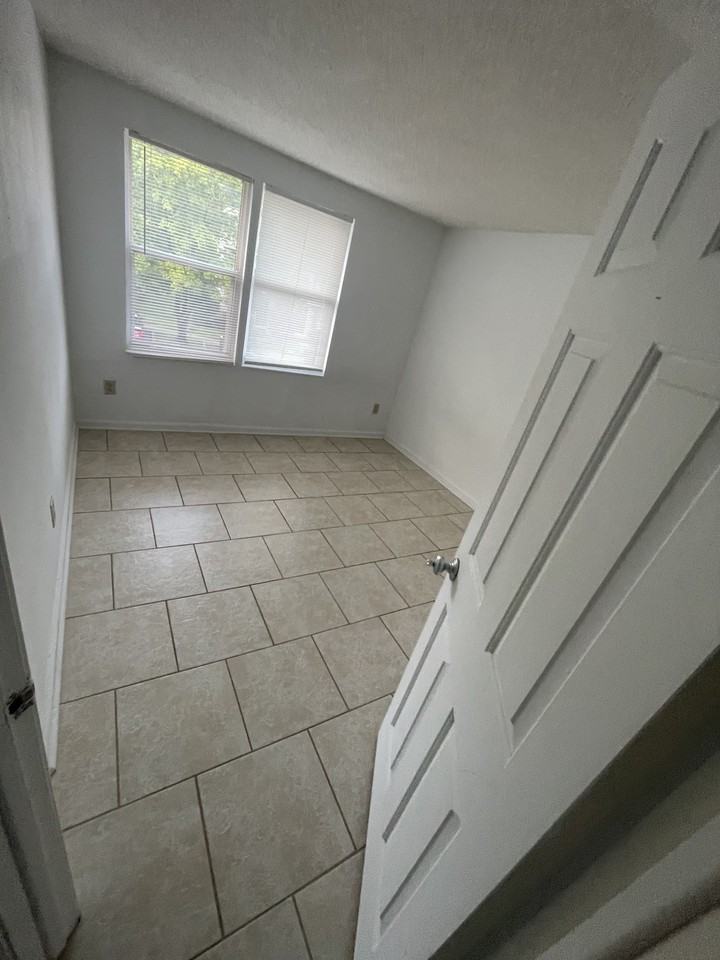 9600 Vinca Circle #A - Photo 6 of 12