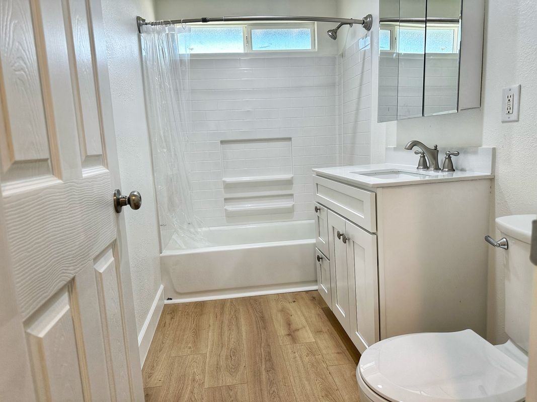 717 W Provential Dr ##D - Photo 2 of 13