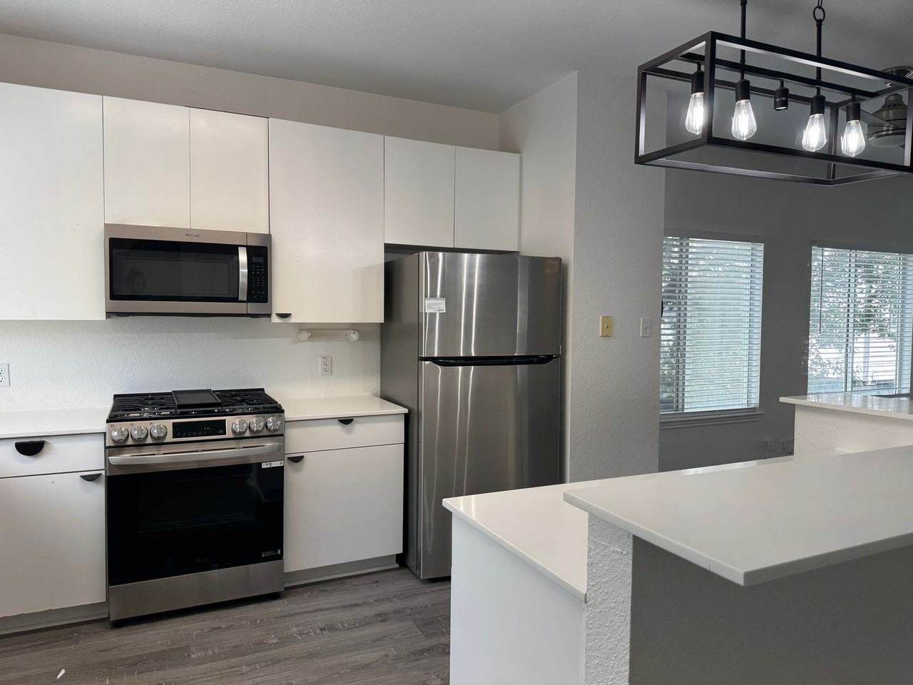 3410 Speedway - Photo 7 of 26