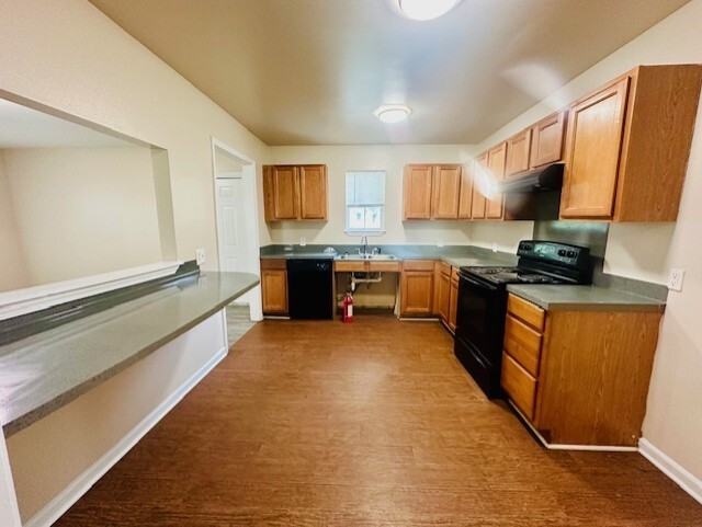 5564 Banyan Court - Photo 6 of 10