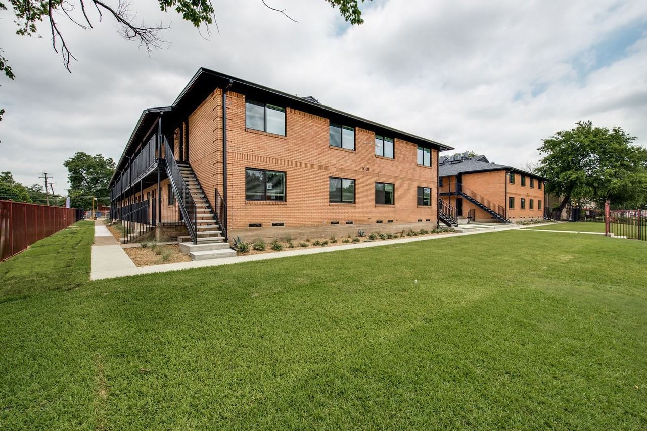 Live Oak Manor - Photo 7 of 19