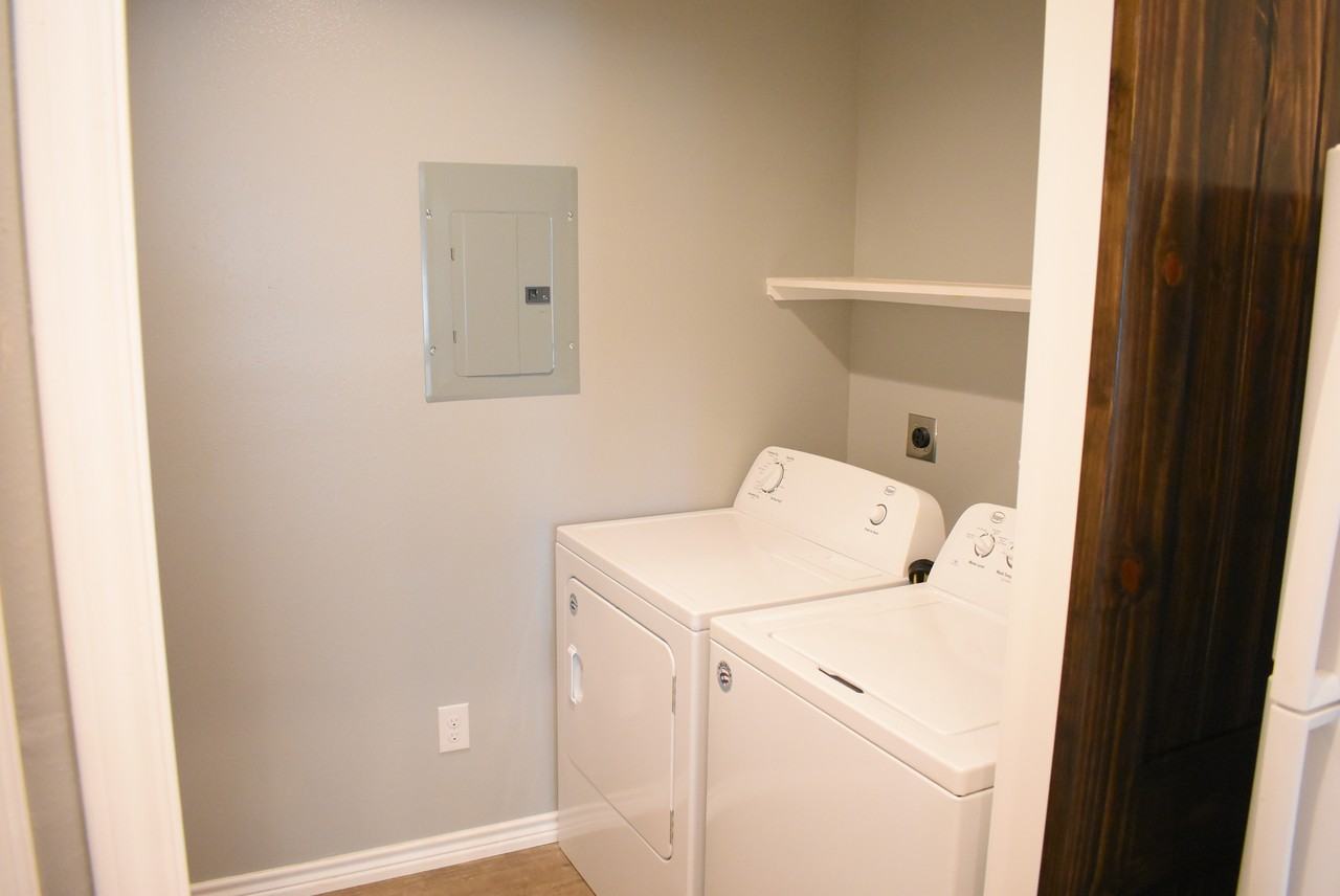 2313 Banita St #101 - Photo 2 of 12