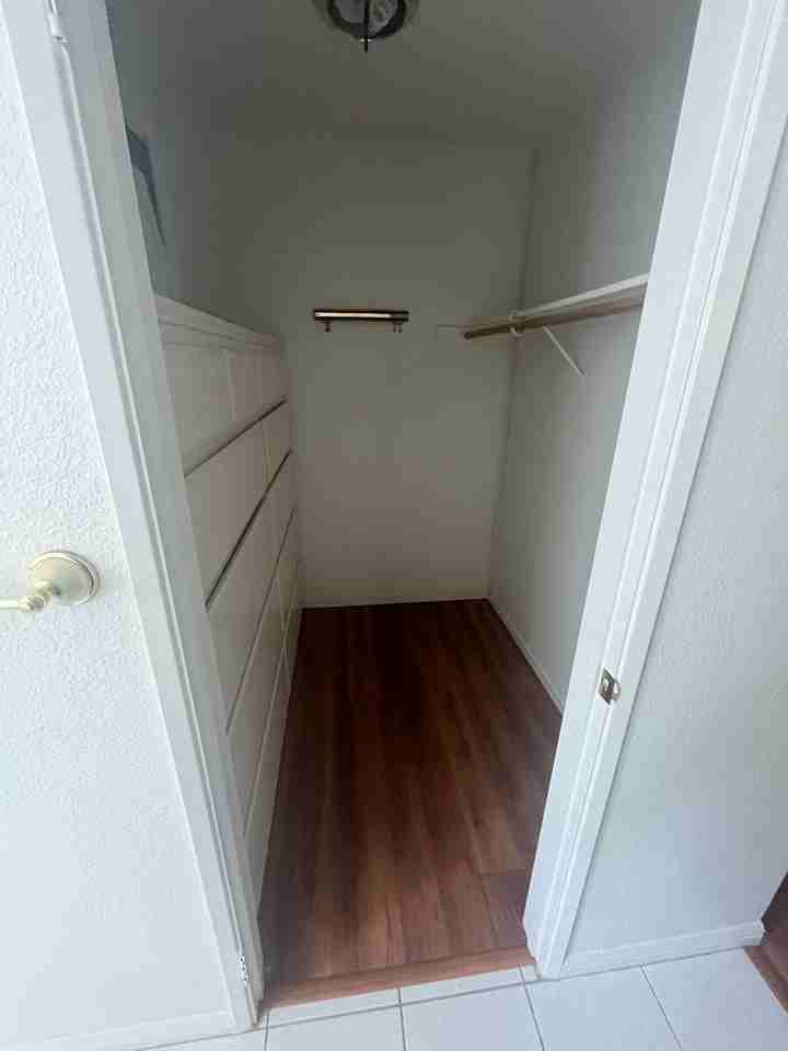 1636 Brentwood Ln - Photo 7 of 10