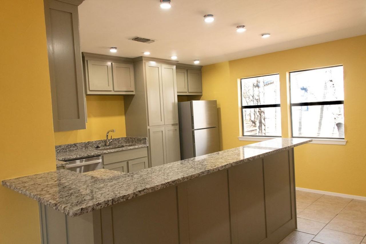 4938 Blue Water Circle - Photo 2 of 20