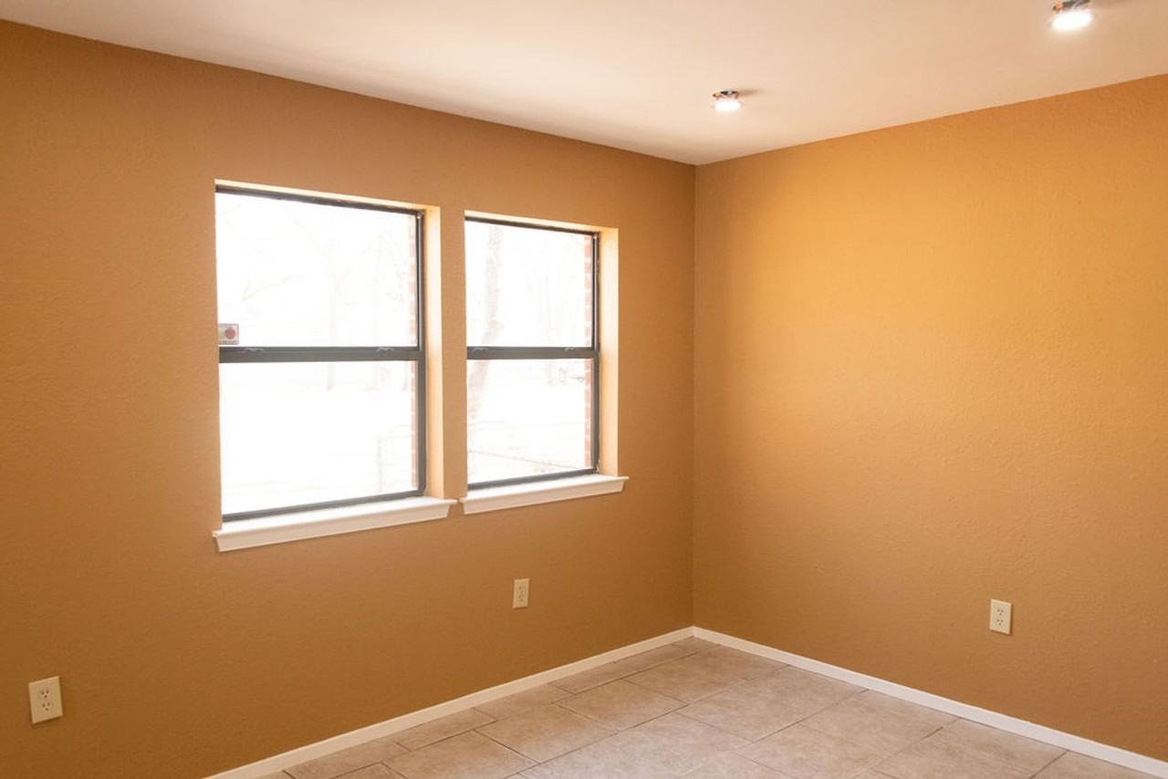 4938 Blue Water Circle - Photo 6 of 20