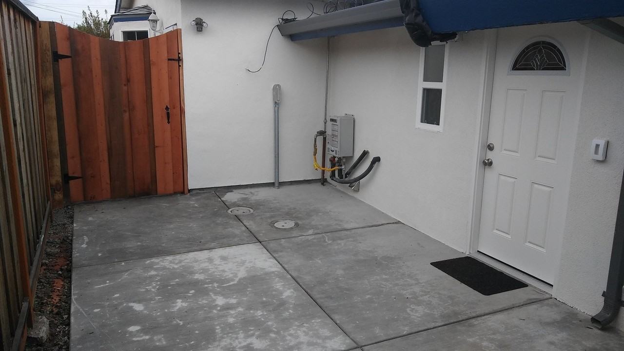 26732 Contessa St - Photo 3 of 14