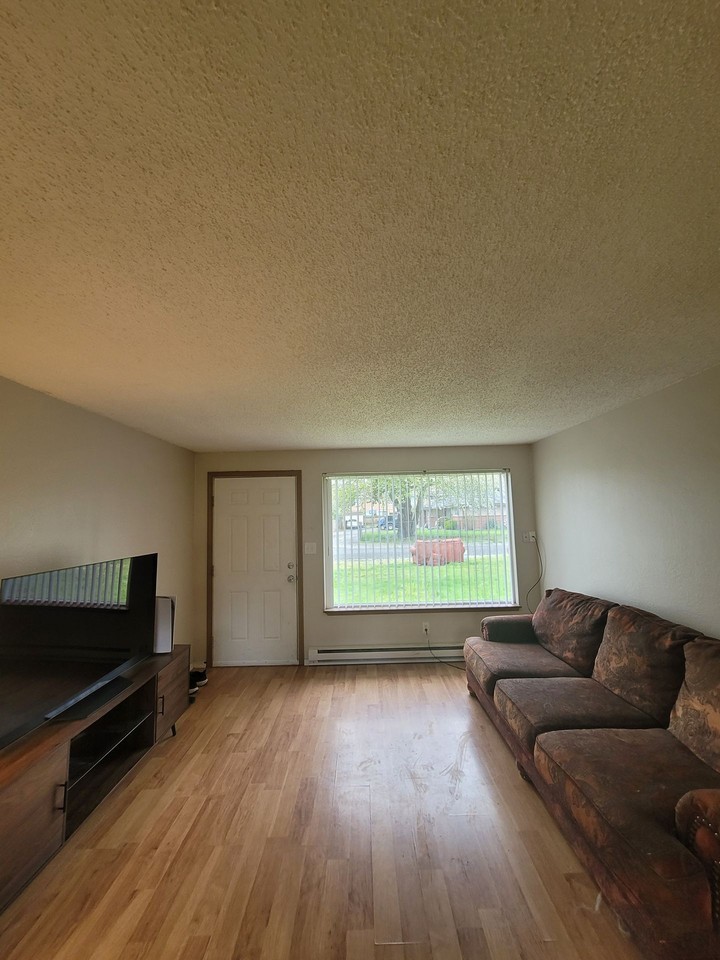 (R) 14740ALa - Photo 2 of 12