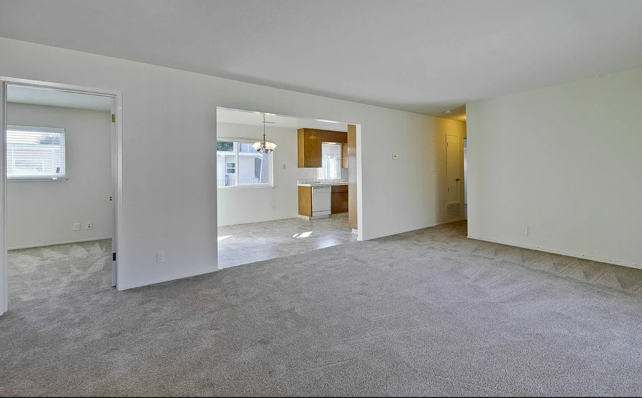 301 College Ave - Photo 3 of 11