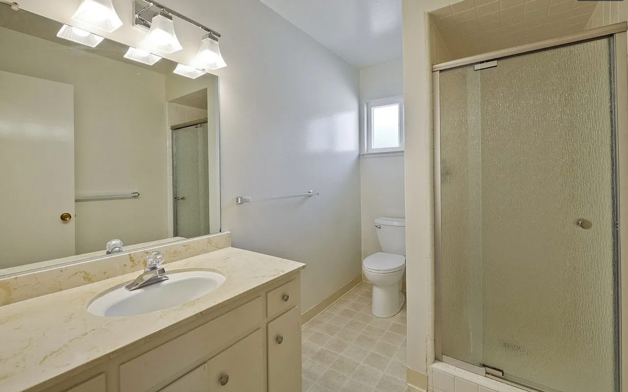 301 College Ave - Photo 6 of 11