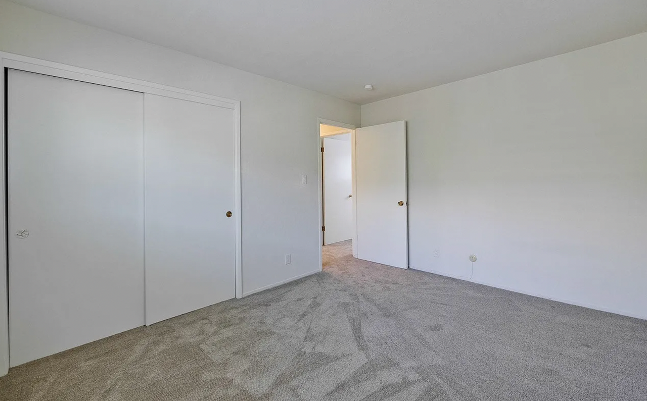 301 College Ave - Photo 7 of 11