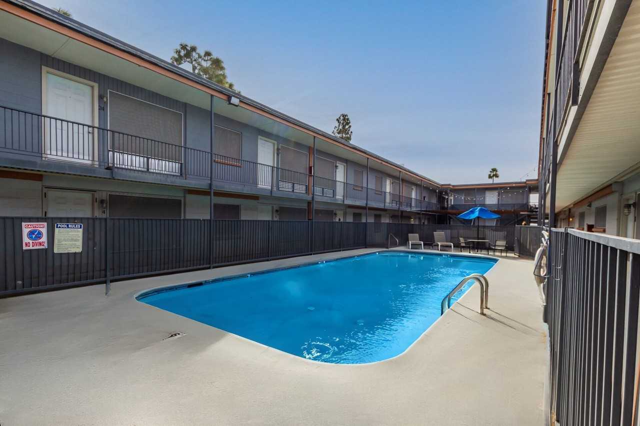 Decco 109 | Tempe Apartments - Photo 2 of 50