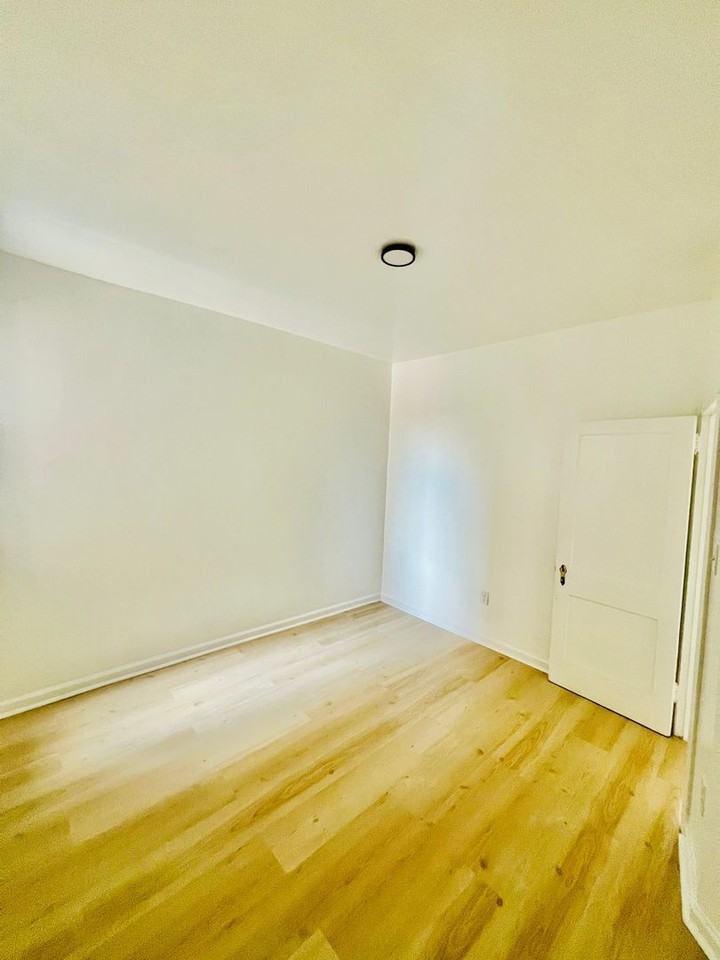 7607 Ogontz Ave - Photo 6 of 13