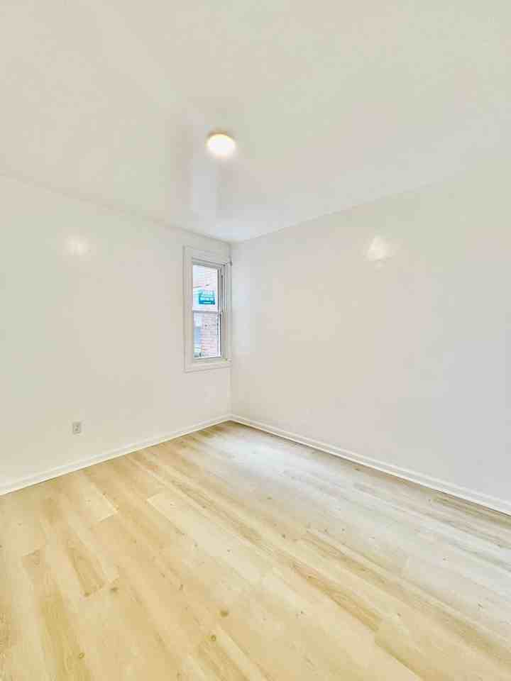 7607 Ogontz Ave - Photo 7 of 13