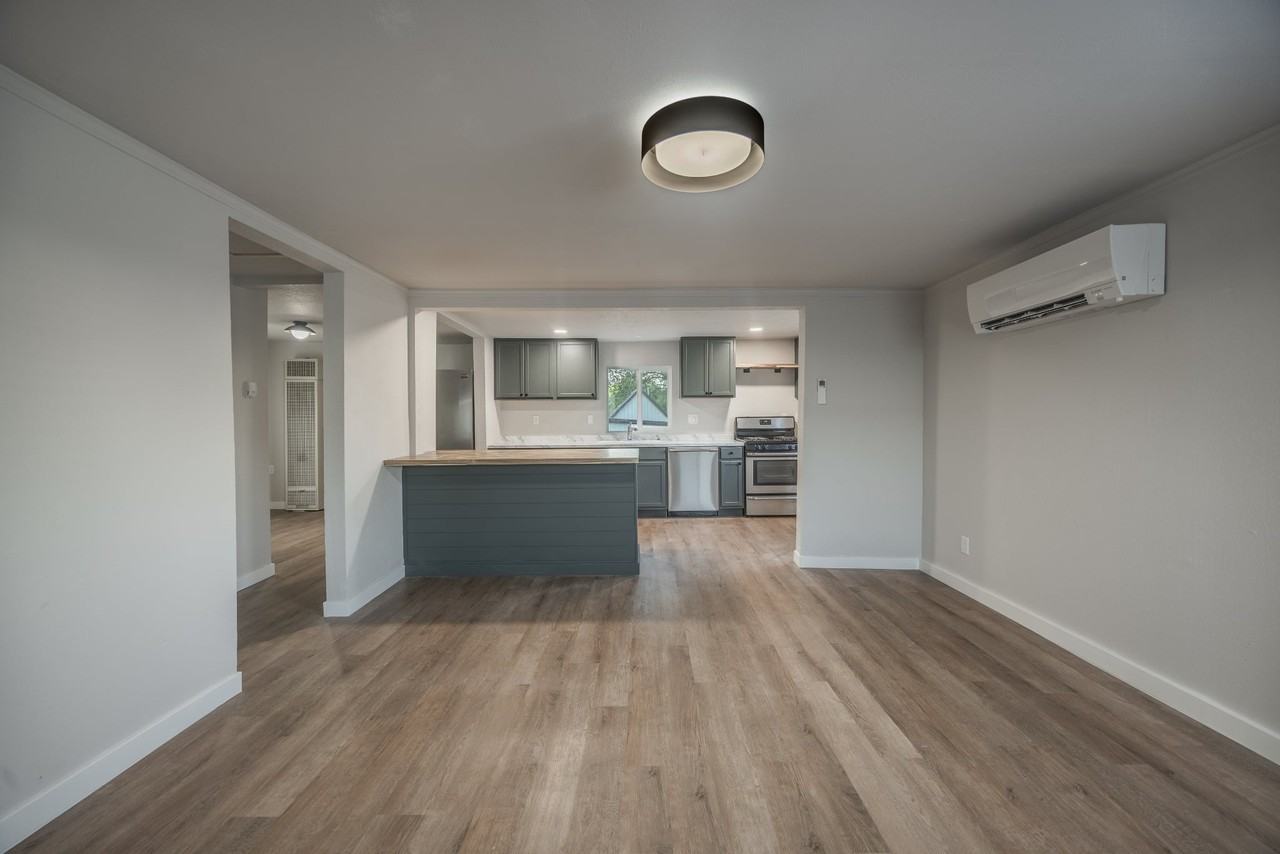 415 B St #NA - Photo 6 of 20
