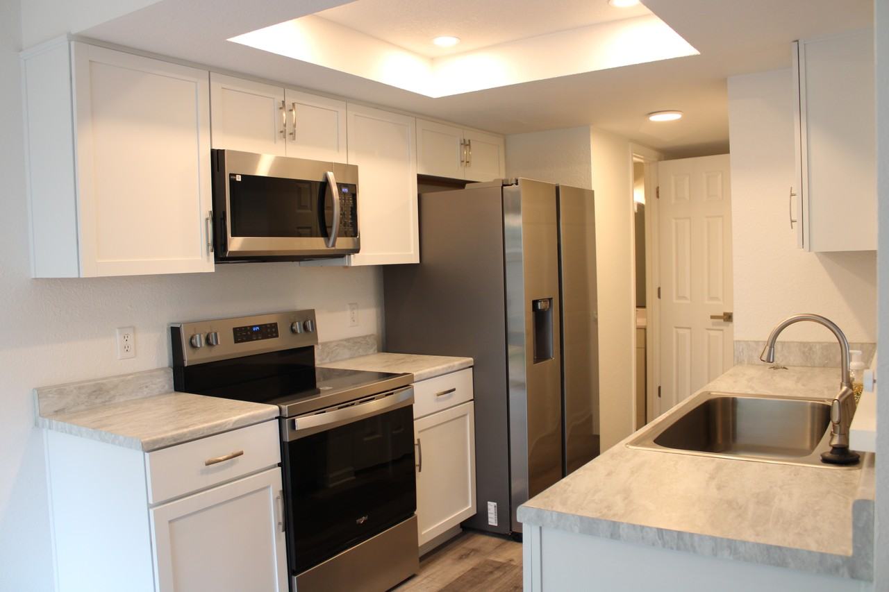 6135 Sawmill Woods Dr - Photo 5 of 27
