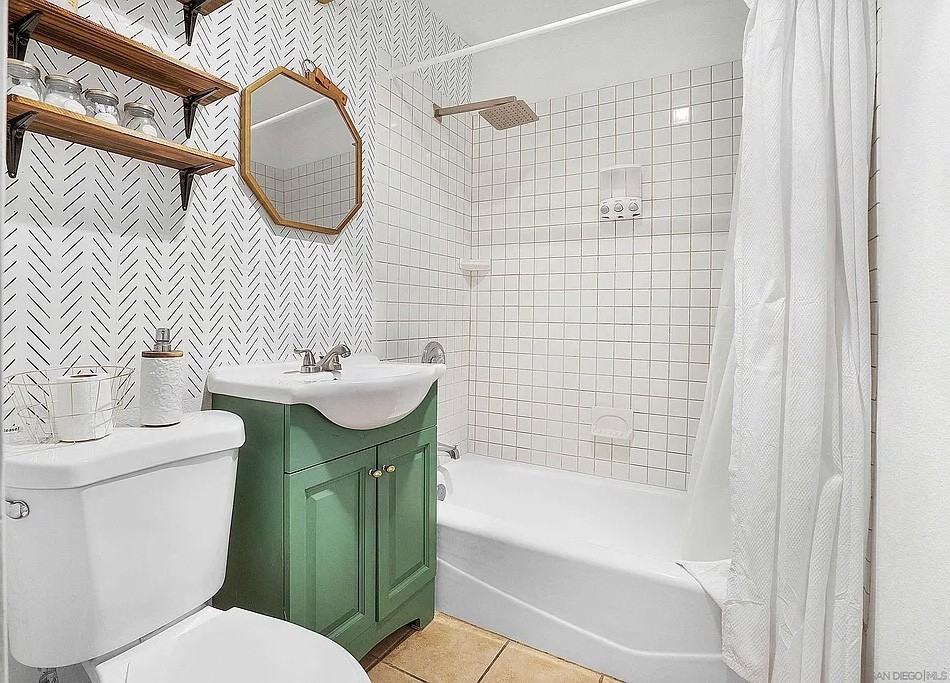 577 Florence Street - Photo 2 of 7