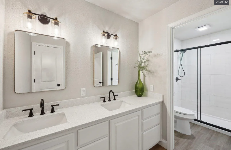 313 Devillier St - Photo 3 of 14