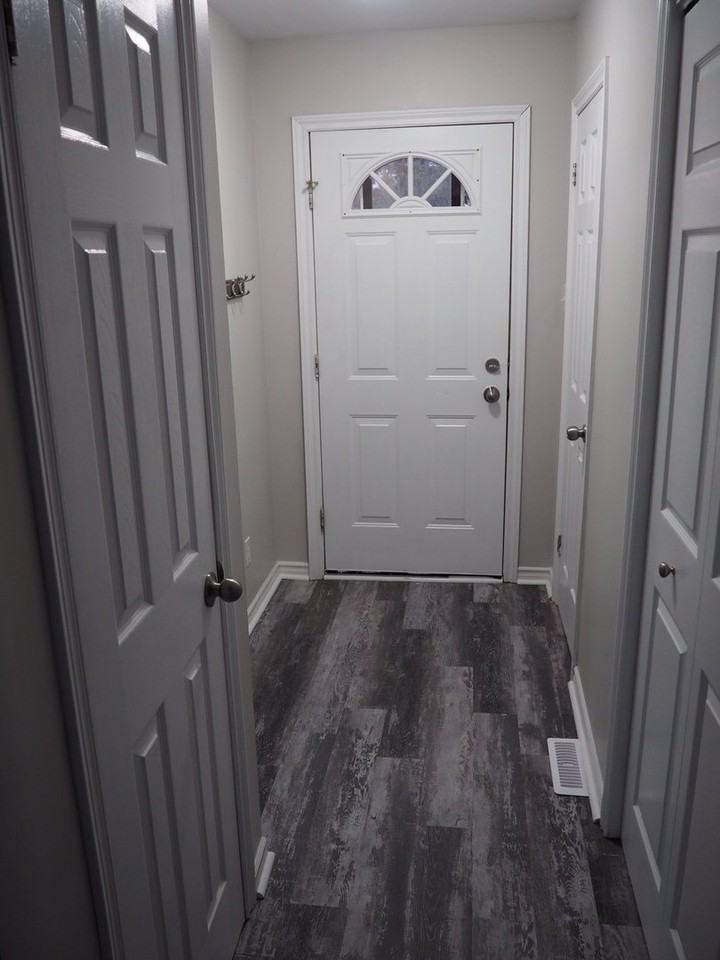 490 Southdale Rd E - Photo 2 of 8