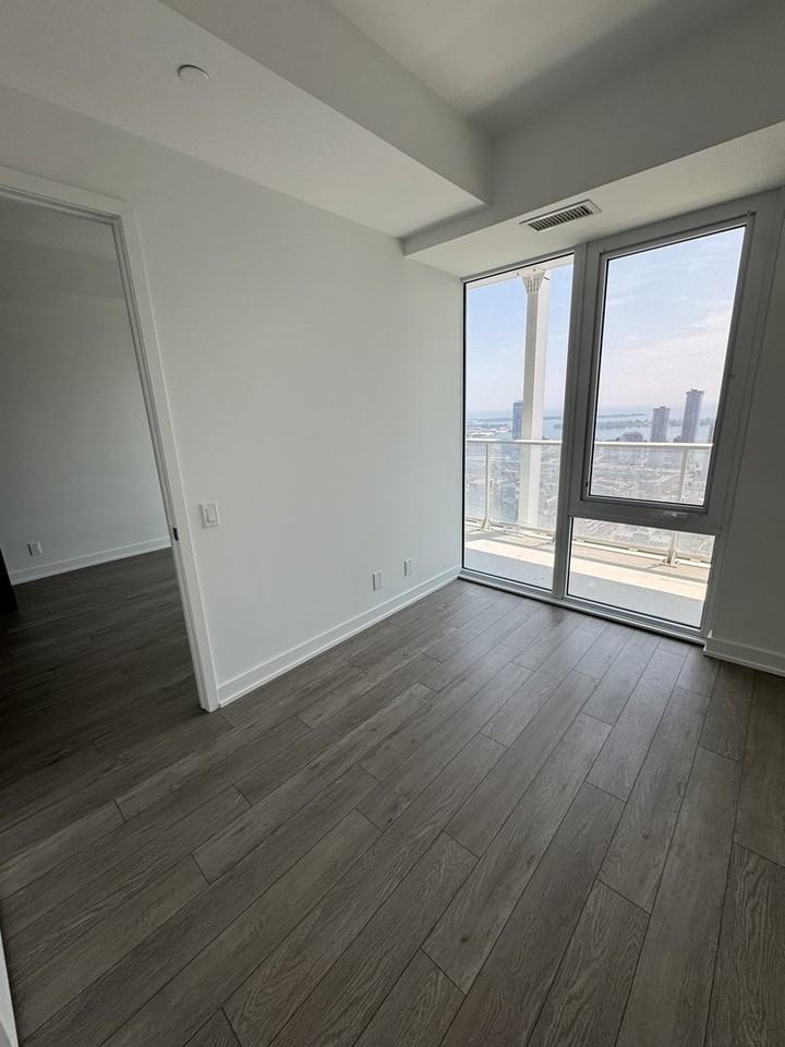 88 Queen St E - Photo 3 of 12