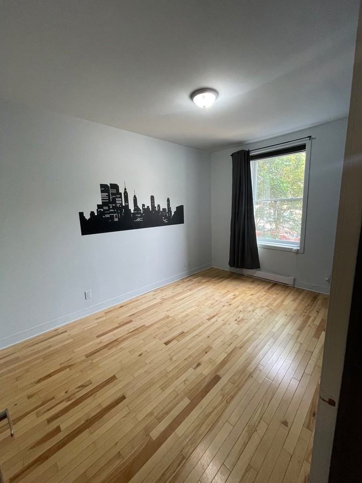 210 Rue Rielle - Photo 3 of 18