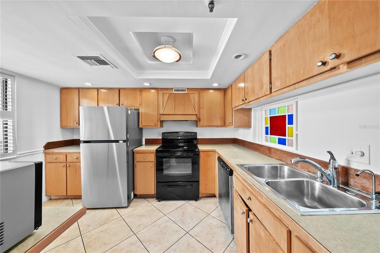 201 W Laurel St #308 - Photo 3 of 29