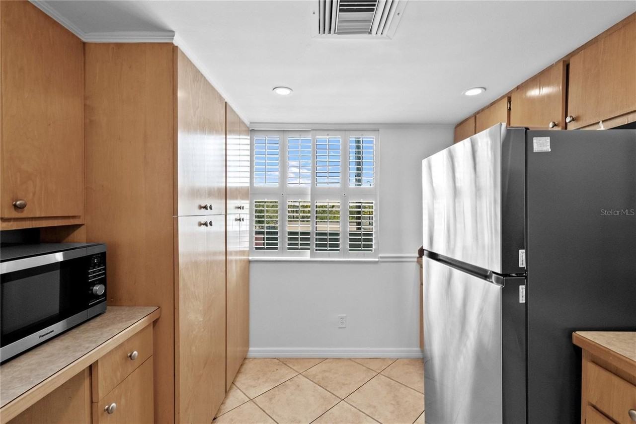 201 W Laurel St #308 - Photo 4 of 29