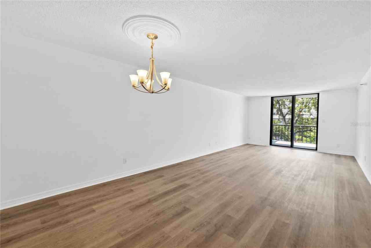 201 W Laurel St #308 - Photo 5 of 29