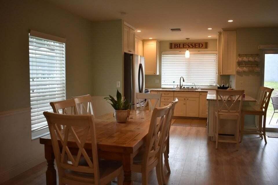 2300 Florida Blvd #D - Photo 3 of 18