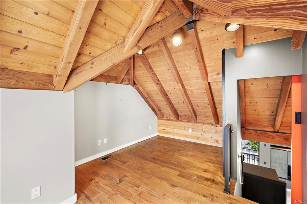 537 Canyon Acres Drive - Photo 3 of 8