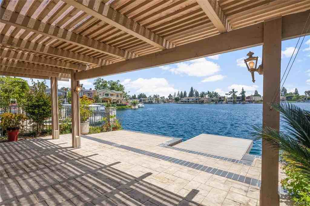 21702 Superior Ln - Photo 3 of 8