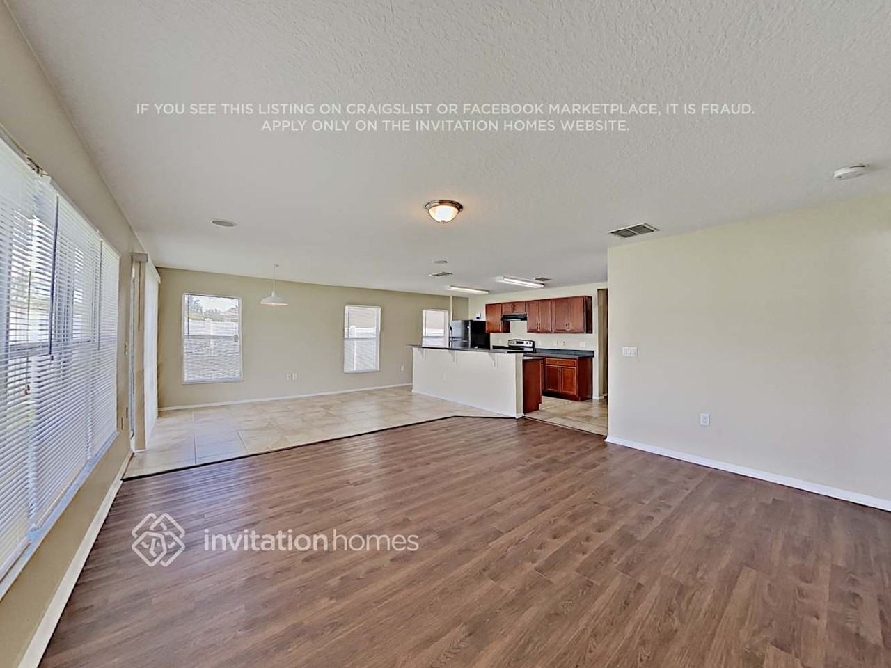 3011 Yarrow Ln - Photo 4 of 15